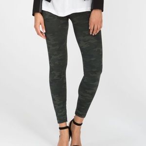 NWT Spanx Green Camo Legging - SZ Medium